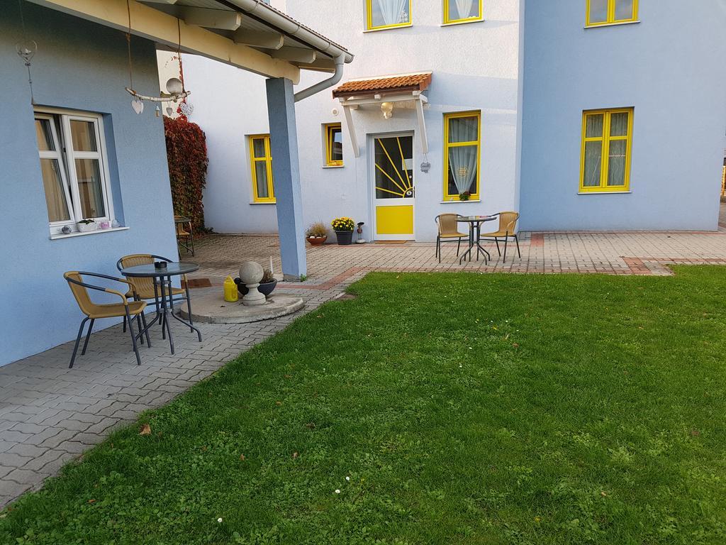 Villa Sonnenschein Laa an der Thaya Exteriör bild